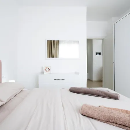 Apartament Sea View-jb Teuta - *